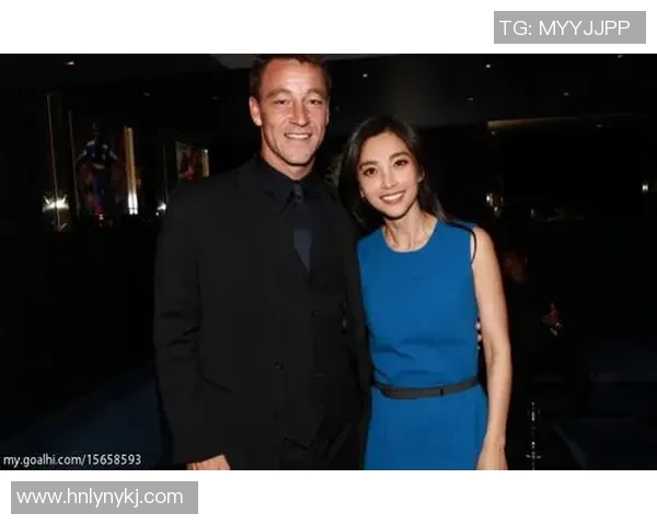 刘德华与足球明星同框合影展现运动与娱乐的完美结合