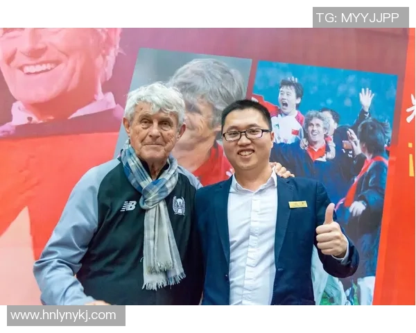 挑战足球明星的全新软件让你成为球场上的传奇教练